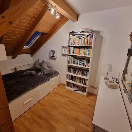 Gemuetliche Dachgeschosswohnung Erfurt Eksteriør billede